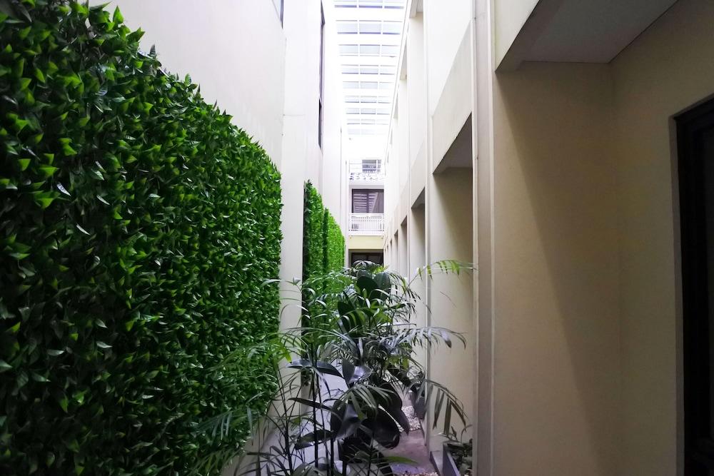 Sofyan Hotel Soepomo Jakarta Exteriör bild