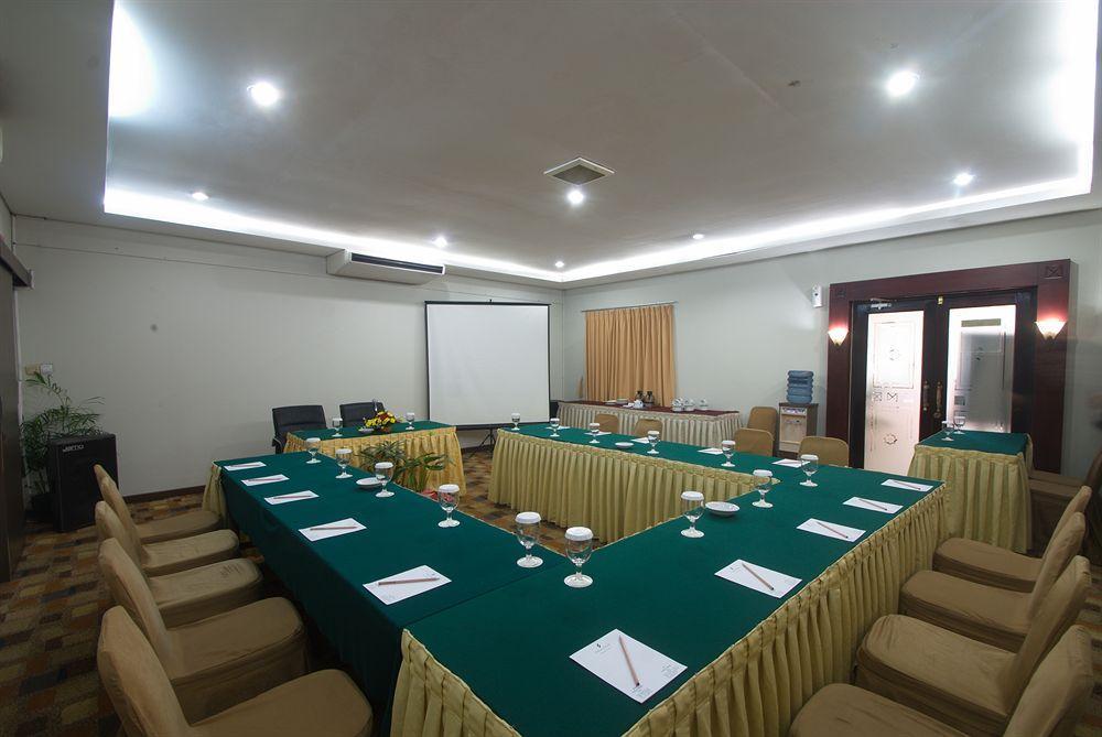 Sofyan Hotel Soepomo Jakarta Exteriör bild