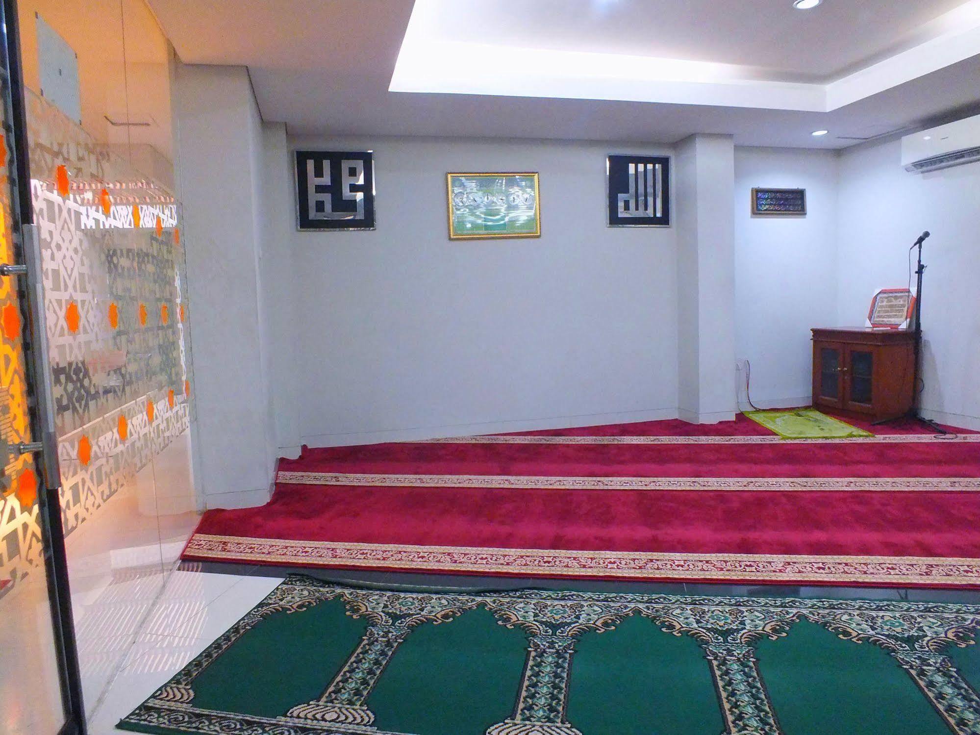 Sofyan Hotel Soepomo Jakarta Exteriör bild