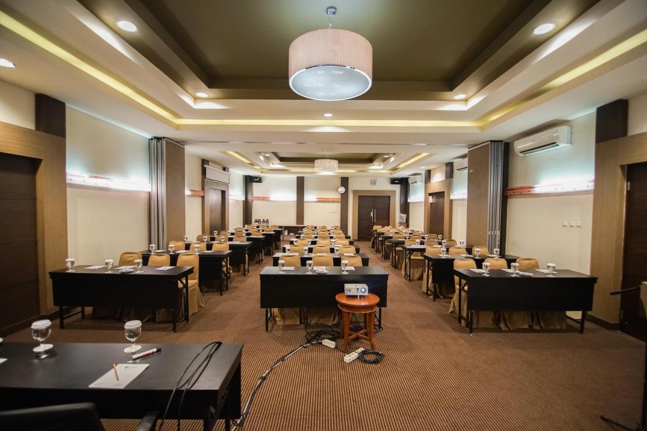 Sofyan Hotel Soepomo Jakarta Exteriör bild