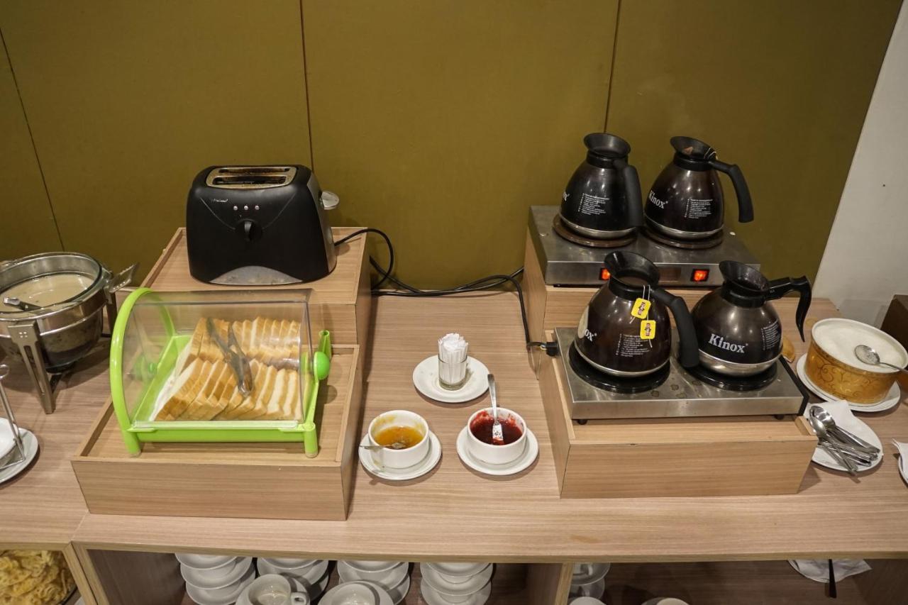 Sofyan Hotel Soepomo Jakarta Exteriör bild